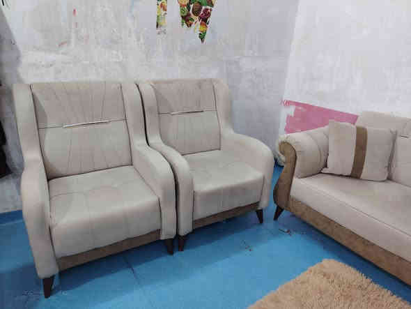 تخم للبيع تزكام تركي كلش نضيف 15مقاعد السعر 550 وبي مجال ويه 3 طبلت سيت كامل العنوان كربلاء بدايد امن الداخلي يوجد توصيل داخل كربلاء الستفسار ***********
