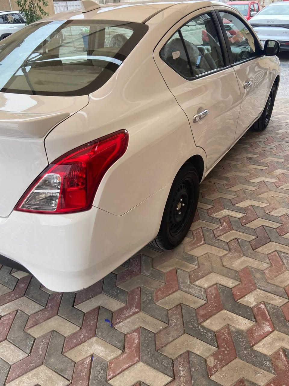 نيسان صني هندي 2024 رقم بغداد بأسمي ماشي 23 بدون بارد بدون صبغ سونار موضح بالصور السعر 118 للاستفسار ***********
