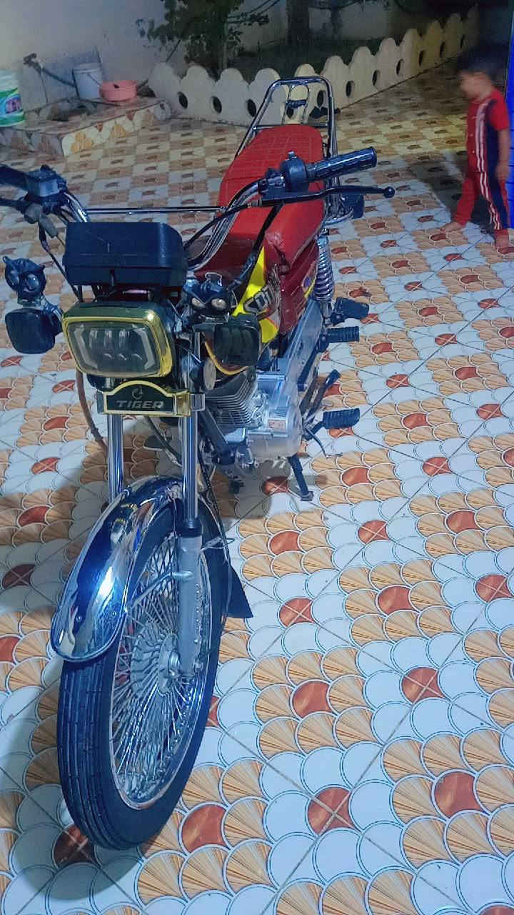 دراجه مديل 24 جديده  مكفوله من كلشي ***********
