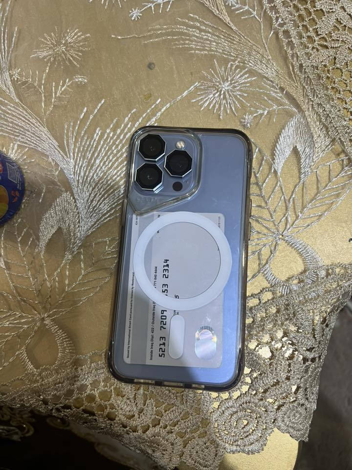 السلام عليكم ايفون 13بروفقط دبل سيم ذاكره 128 بطاريه 75شرط الجهاز ممفتوح من الكارتون علئ أيدي بعد سنه إذ يطلع الجهازه مفتوح يرجعلي السعر 520 الرقم ***********
