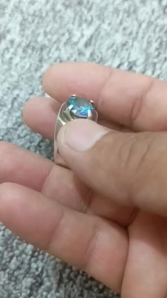 خاتم موزنايت تحفه قطعه خشنه السعر 100 نهائي ***********
بغداد زعفرانيه
