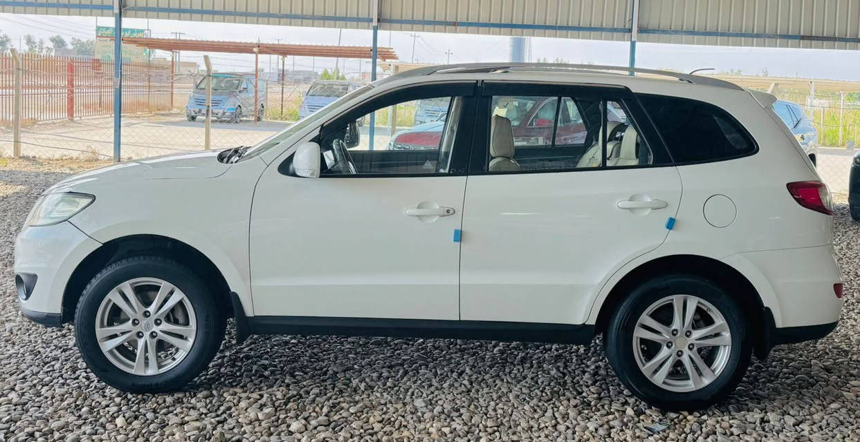 السلام عليكم 
للبيع هونداي سنتافي موديل 2011خليجي مكينه 2400رقم اربيل الدولي بأسم عربي بيهه قطعتين صبغ باب وجاملغ 
العنوان بابل الشوملي 
السعر 123$}***********
