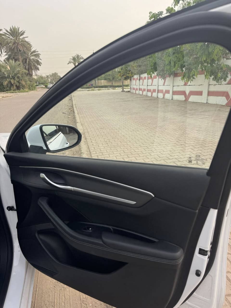 صباح الخير عندي بي واي دي للبيع او مراوس حسب القناعه كير ومحرك خير من الله ماشيه ٢٦٦١٣ الف اجمالي كامل مكاني العامريه السعر ب١٩ مليون و٦٠٠ وبيها مجال قليل ملاحضه النقص فقط بيها طختين جاملغ والبنيد بعدهن ممصلحات رقم التلفون *********** ملاحضه مستعجل على بيع لانهو محتاج فلوس والفديو مال طخه موجود الشراي يتفضل خاص
