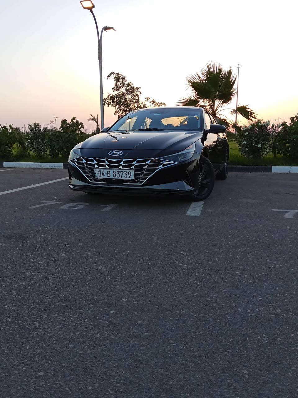 🚗 Hyundai Elantra 2023 للبيع لنترا (وارد أمريكي)
🔹 اللون: أسود
🔹 محرك: 2000 
✨ المواصفات:
تشغيل عن بعد
حساس خلفي
توقف ذاتي 
نقطه عمياء
رادار امامي 
تحديد مسار
 تحكم ستيرن 
تشغيل بصمه

🔧 الحالة:
▪️ ضربة خفيفة جاملك أيمن فقط
▪️ حافت البنيد معدل بشكل بسيط
▪️ صور الحادث متوفرة
***********
