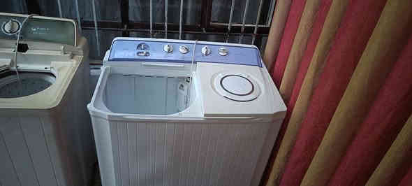 غسالات للبيع وحده شغاله وثانيه مال تنشيف عاطله ***********
