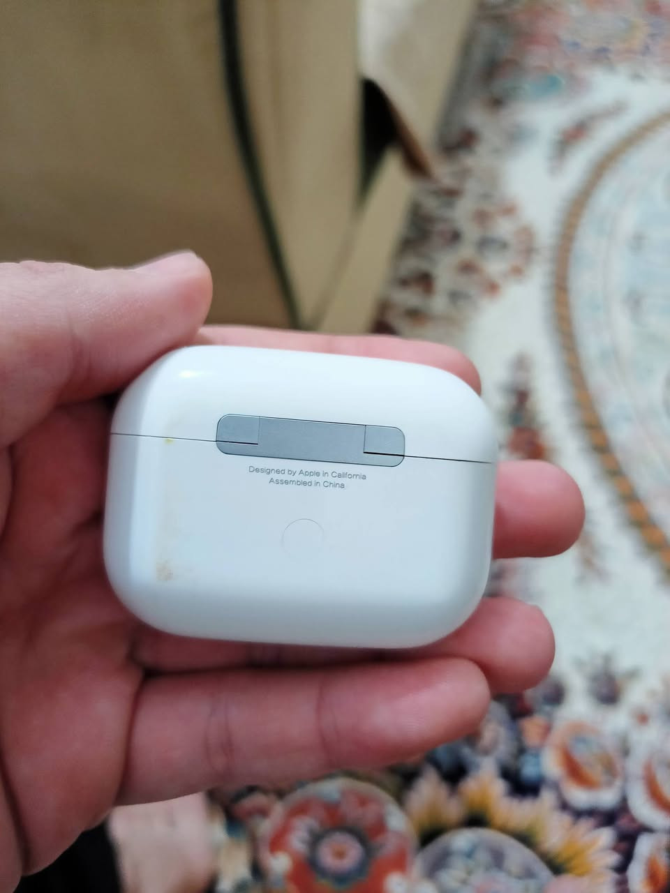 ايربود برو الاصليه
معرف ياجيل +اخذ وافحص
طافيه التك اليسره
مبيه ايشي فقط طافي التك 
سعره خاص 
للتواصل واتس
***********
