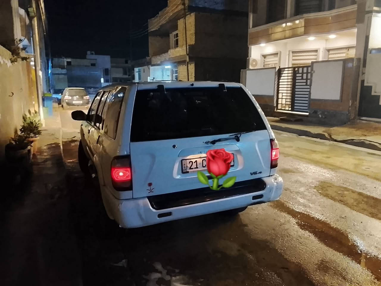 السلام عليكم

نيسان باتفندر ٢٠٠١ 
فور ويل شغال
تبريد ثلج
كهربائيات ما ملعوبه بيها
بيها ملاحظات بسيطه وماتكلف

السعر ٨٠ وبيها مجال

***********
***********
