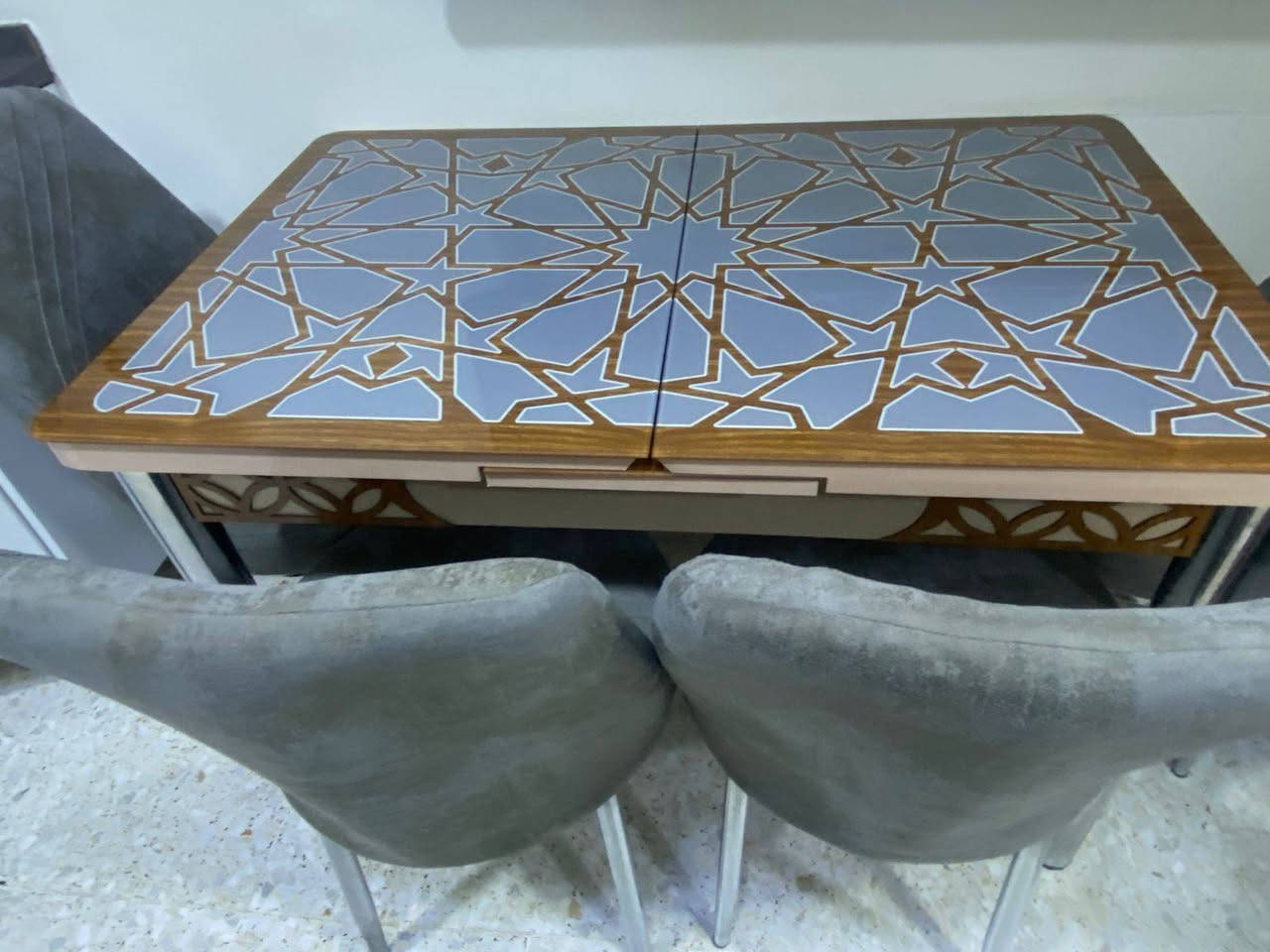 ميز يتكبر واربع كراسي نظيف استعمال قليل سعر 125


**إذا كنت صاحب هذا الإعلان وتريد حذفه لأي سبب، رجاءا أرسل رسالة إلى الدعم الفني**