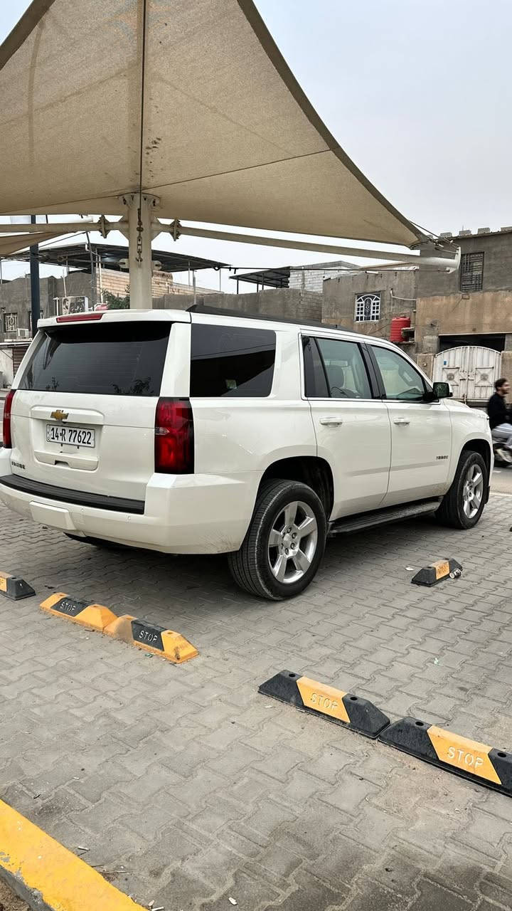 تاهوlt2015
خليجية كفالة عامة عدا ارباع الجاملغات الامامية 
فتحه
شاشة + قاصة 
باب خلفي كهربائي 
داخل جلد قرميدي 
حساسات امامية خلفية 
كشن هزاز
شاشة بلقماره
قاصه سريه
تشغيل عند بعد 
السعر 330
مكان البصرة 
رقم الهاتف
ملاحضه غير متواجد على النت 
***********
