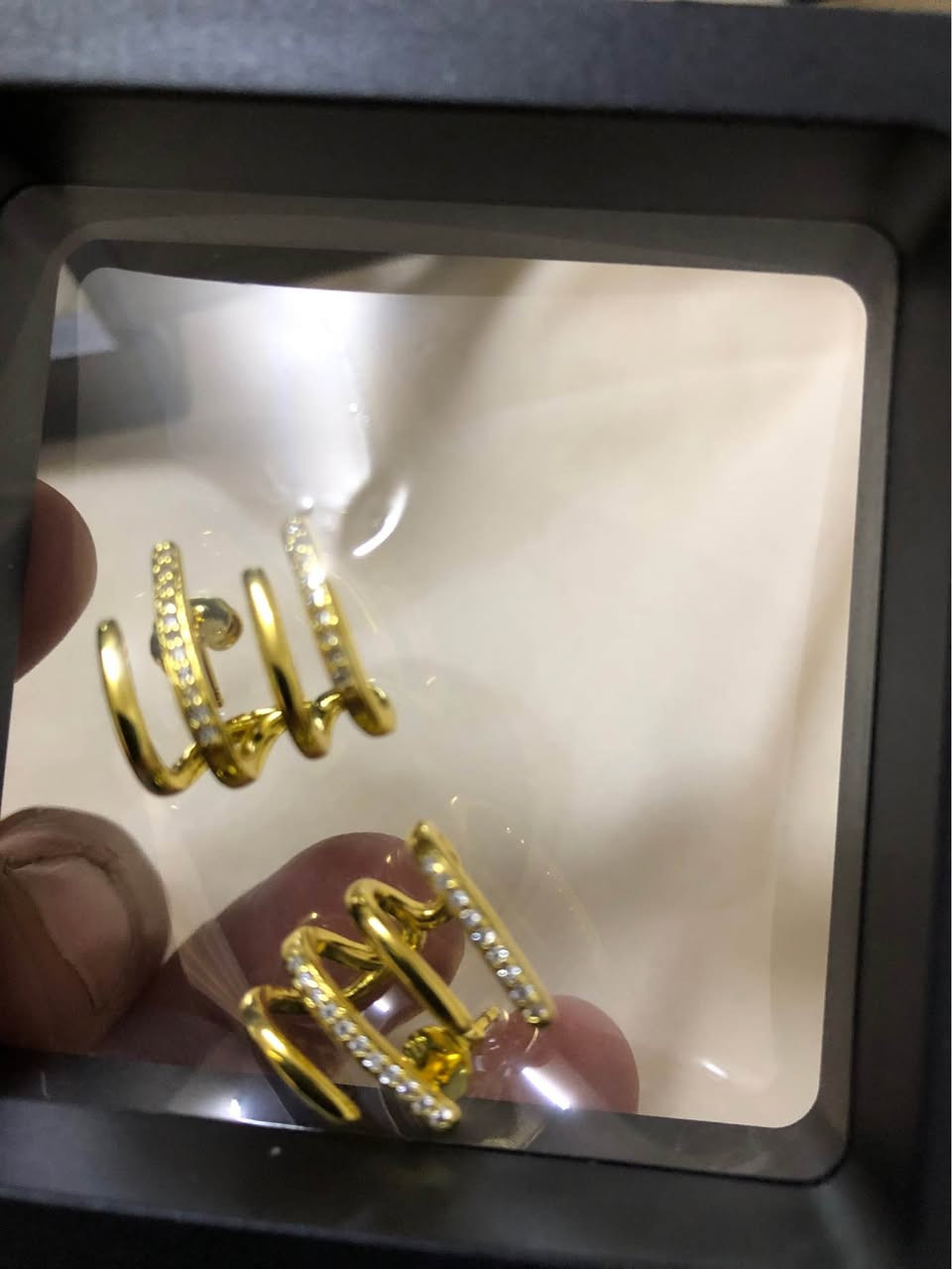 فضة عيار ٩٢٥ ١٠ اساور و ٦ اقراط وخواتم
١٠ دەستبەندی زیو ٩٢٥ لەگەل ٣ گوارە و ٣ ئەنگوستیلە
هەمووی ٧٠ هەزار
هەولێر رۆشنبیری أربيل, العراق


**إذا كنت صاحب هذا الإعلان وتريد حذفه لأي سبب، رجاءا أرسل رسالة إلى الدعم الفني**