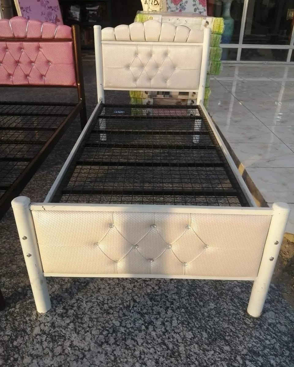 سرير نفر 

 سرير حديد قوي وجاهز للاستخدام.

قياس السرير 90*190سم

مناسب للي يدور شي مرتب بسعر مناسب.

 السعر 70
متوفر خدمه توصيل


**إذا كنت صاحب هذا الإعلان وتريد حذفه لأي سبب، رجاءا أرسل رسالة إلى الدعم الفني**