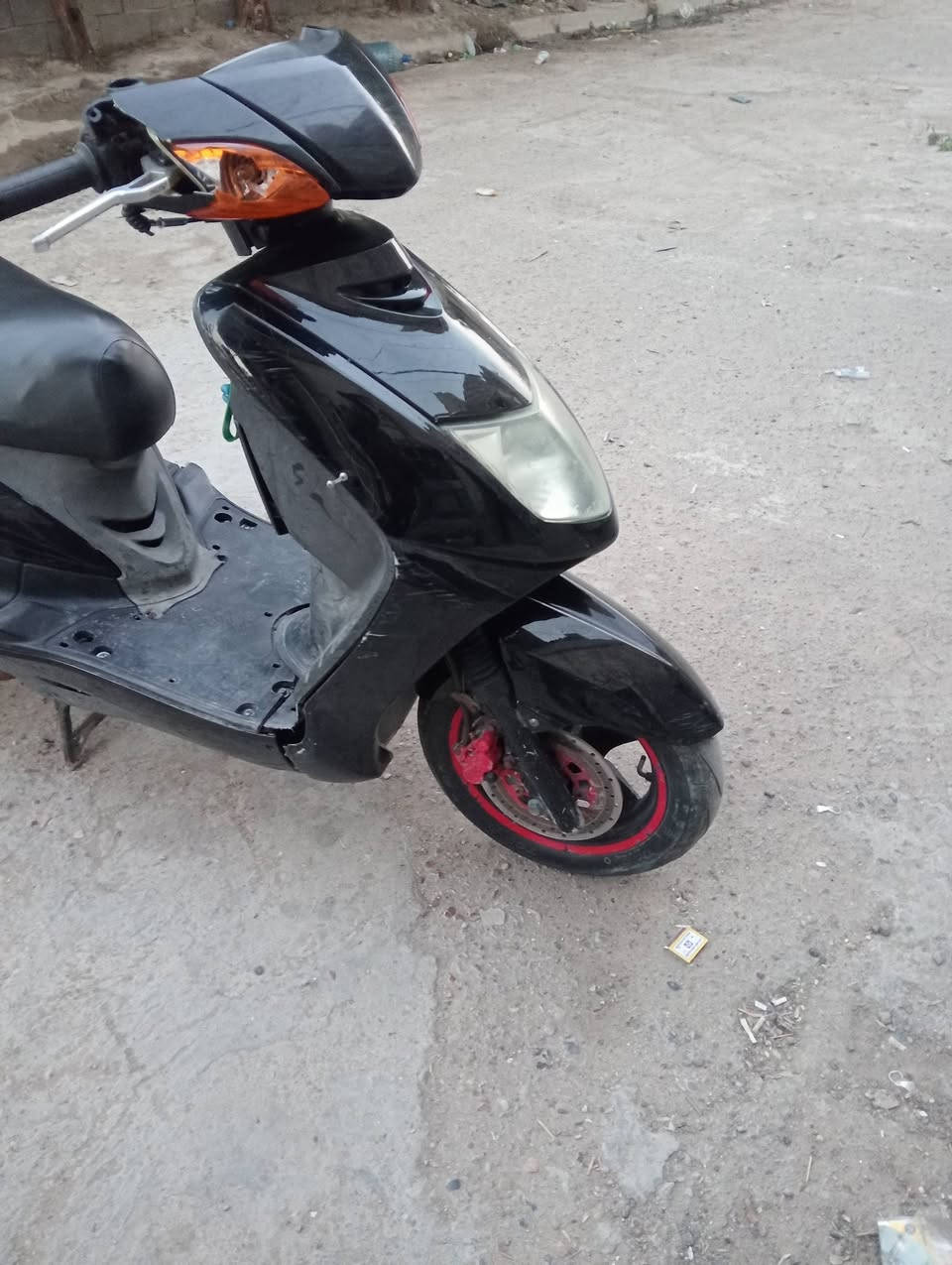 سلام عليكم دراجه سكنس نثيه للبيع الدراجه كامله مكفوله من مكينه وشلعه ومعدل نضيفه السعر 500وبيه مجال شي قليل المكان بغداد مدينة الصدر التواصل هنا مابي واتساب***********
