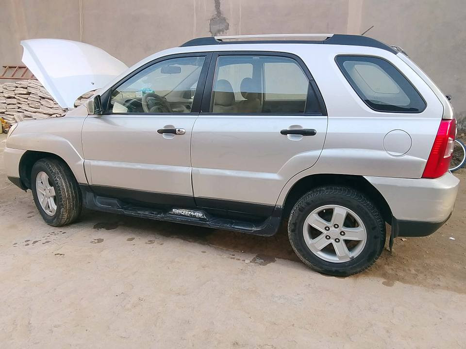 سبورتج 2009 قادسيه  مكان  السياره ديوانيه مكفوله كما موضح بالصوره معروضه 130 تليفون ***********
