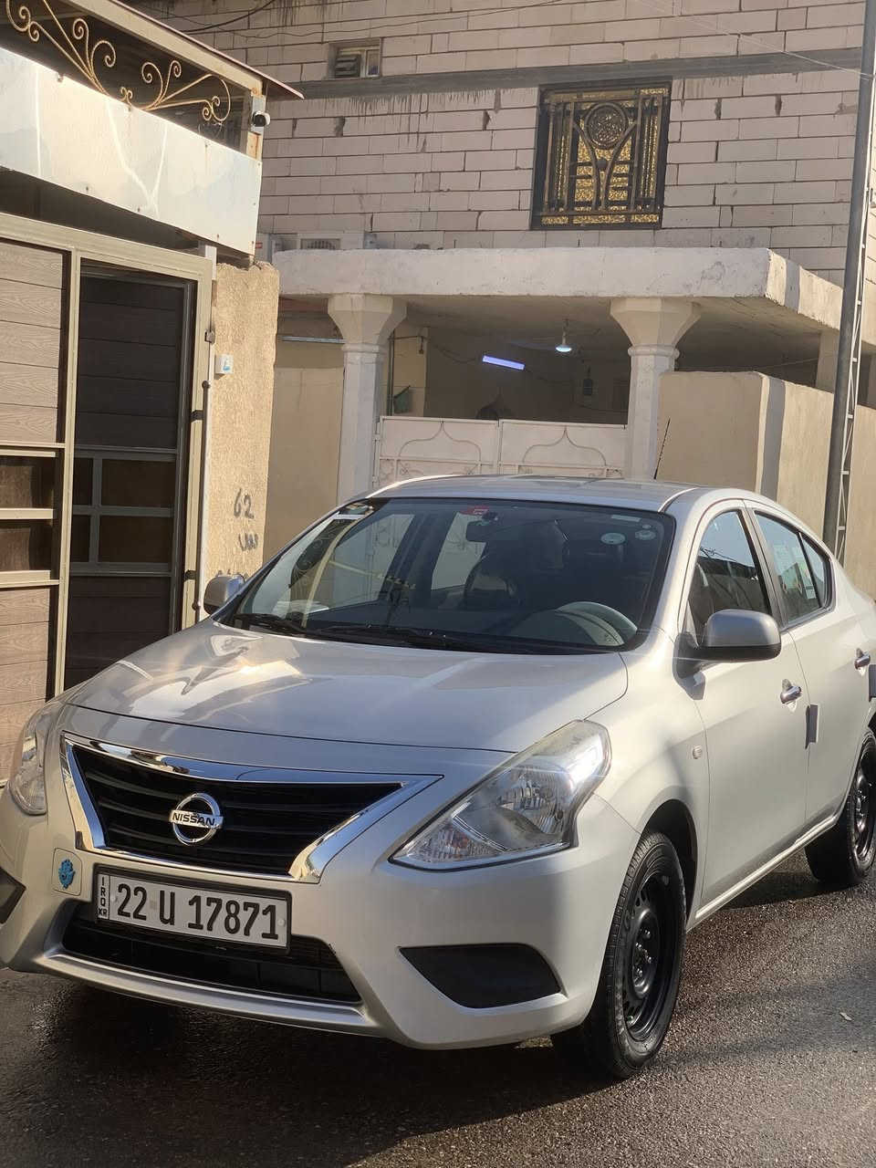 نيسان صني هندي 2023 سياره ماشيه 43 سياره جديده  بيه صبغ بس جاملغ الخلفي اليمن التواصل *********** الشراي يتصل
