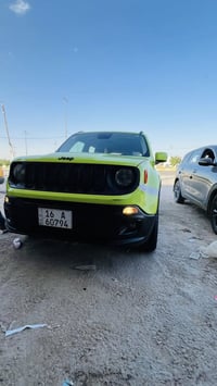 عندي سياره جيب رينجيد  موديل 2017 حادث دخه بالجاملغ جه الأيسر كير ومكي...