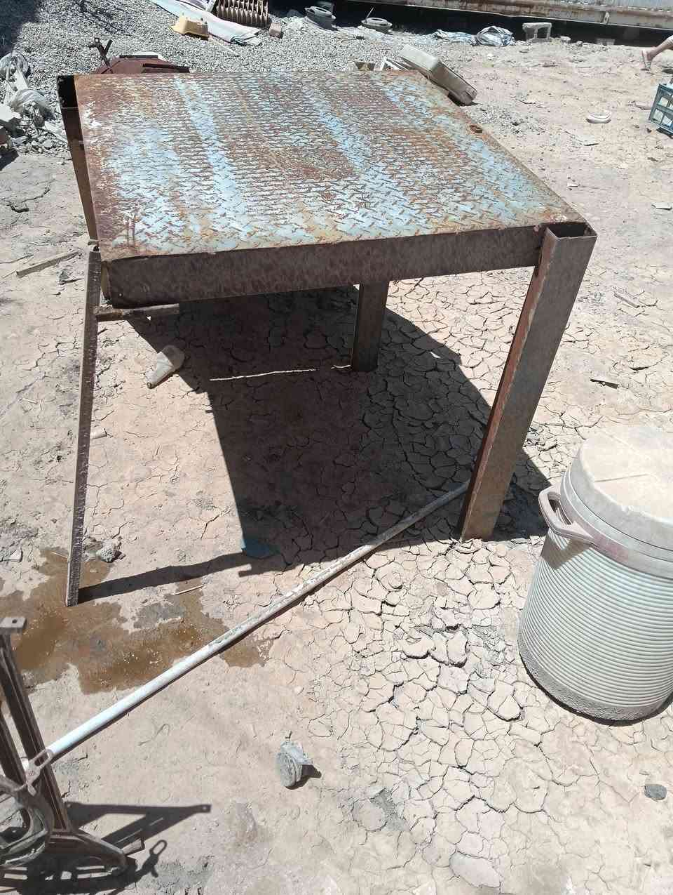سلام عليكم اللبيع باب سلايت طول 3 نص  باب خدمي 1متر بس مامصوره ورتفاع 185 درج اعرض متر بليت جكر طول قطعتين 4 وصحن وقطه ثانيه 12 وصحن التواصل على خاص او رقم ***********بي واتساب مكان بغداد جسر دياله الجديد

