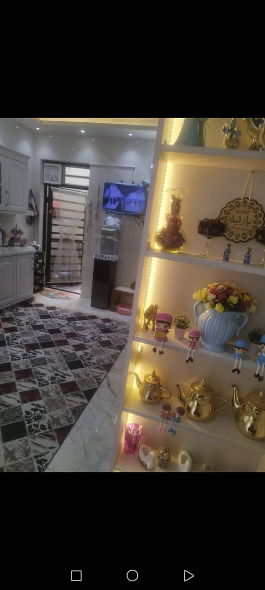 للبيع بيت بالكاظميه بالطي شارع الصافي الفرع السابع مساحته 150 ااواجهه 9 ملك 100 أوقاف 50 للاستفسار الاتصال على الرقم ***********
