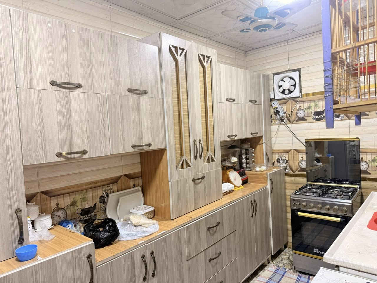 بيت ١٠٠ متر في منطقه الف دار اتصال واتس ***********
