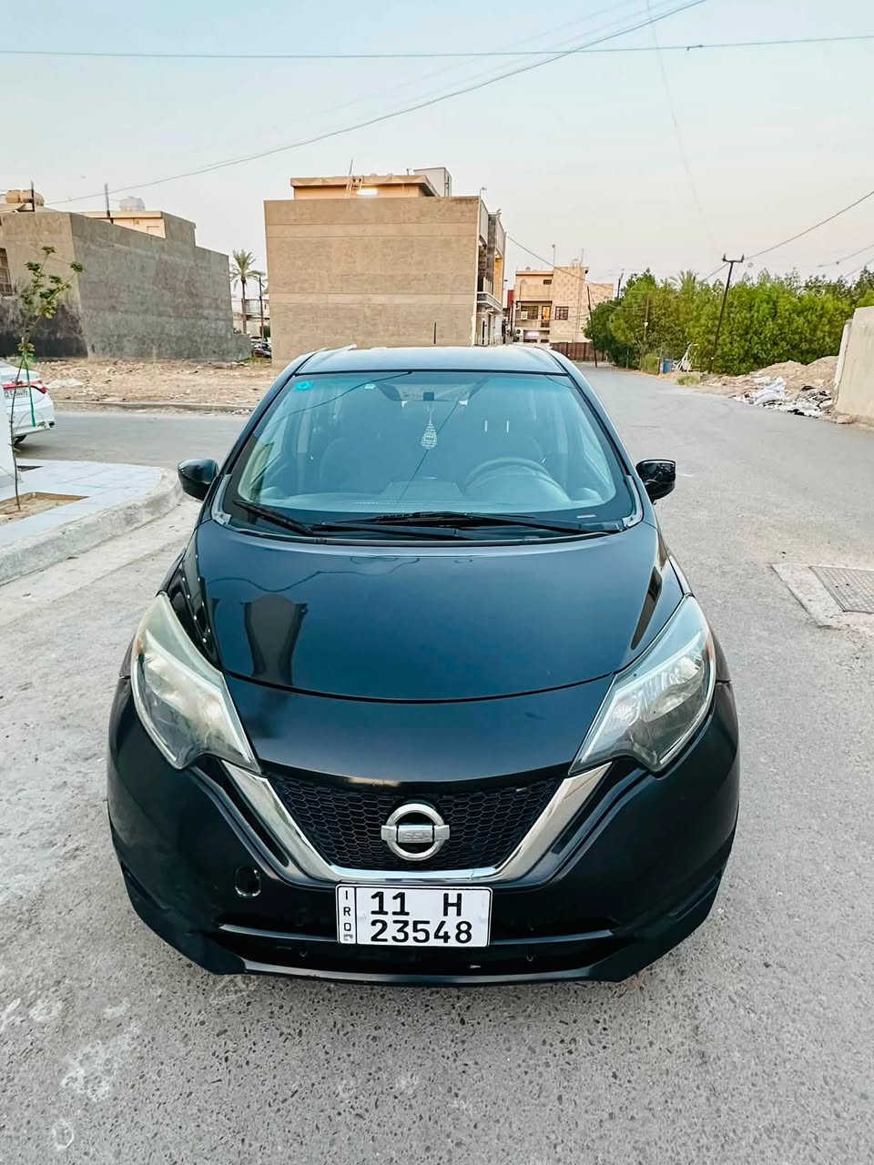 للبيع نيسان فيرسه نوووت 2018
رقم بغداد الجديد 
هزه سنويه جديده بأسمي 
محرك 1600 مكفوول 8 نوزل
كير اوتوماتيك مكفوول
صدر نظيف 
تخم تاير جديد 
باتري جديد 
ماشيه 100
تحكمات ستيرن 
شاشه وكامره 
داخل جديد على وظع الشركه
 سبيره وعدته وكتلوكاته ممستخدمه ابدد
ليبل واحد السياره بدون تبديل نهائياً 
كفااااله عامه منل ضرر والصبغ 
سياره جاهزه ونظيفه خاليه من كل نقص 
السعر 83 ورقه قفل قفل  
مكاني الغزاليه 
***********

