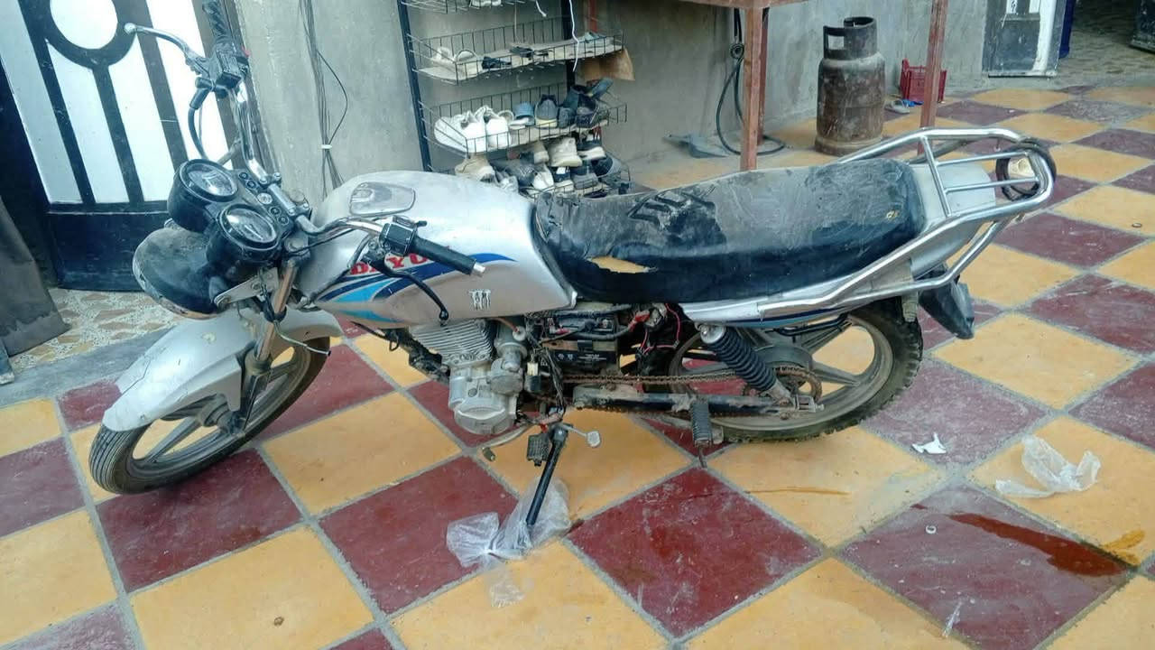 سلام عليكم للبيع دراجه نضيفه وشغاله تخبل بس متروكه متواجد 24 ساعه ع النت مكاني حله زوير سعر 350 وبيها مجال ***********
