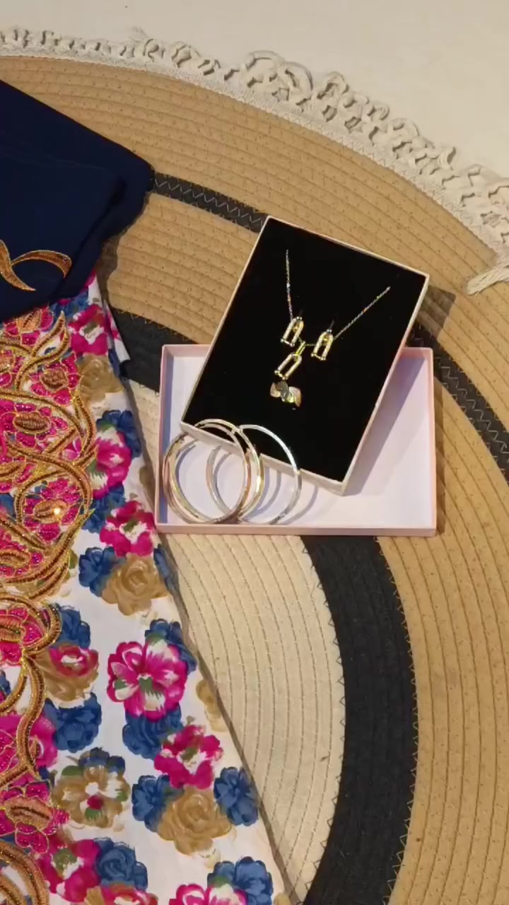 😍👗 مخور إماراتي فخم من أيار ستايل 💃!
اقماش حرير إيطالي مطرز صدر والأكمام مع شال كرستال 😍
سعره 27 الف فقط 💸
يتوفر في مجمع أيار ستايل، بغداد - قضاء المدائن - شارع الصالونات
توصيل سريع لجميع المحافظات 🚚
#مخور_إماراتي #حرير_ايطالي #توصيل_لكل_العراق #ملابس_نسائية


**إذا كنت صاحب هذا الإعلان وتريد حذفه لأي سبب، رجاءا أرسل رسالة إلى الدعم الفني**