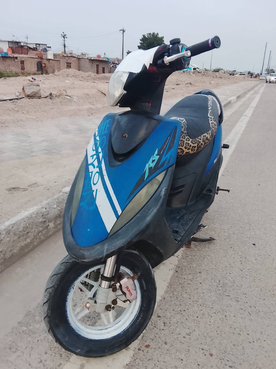 دراجه ماكس عدله مامفتوحه مزوده فول خير من الله تزويد رياضيه صوت مرعب والكزوز بي كاتب تكدر تعوفه صوته عالي وتكدر تشد الكاتم يروح الصوت مكينه مامفتوحه  شرط دراجه تخبل رادله بس ترتيبات بسيطه  كلش سعر 550 مكاني بالموفقيه رقمي 
***********
