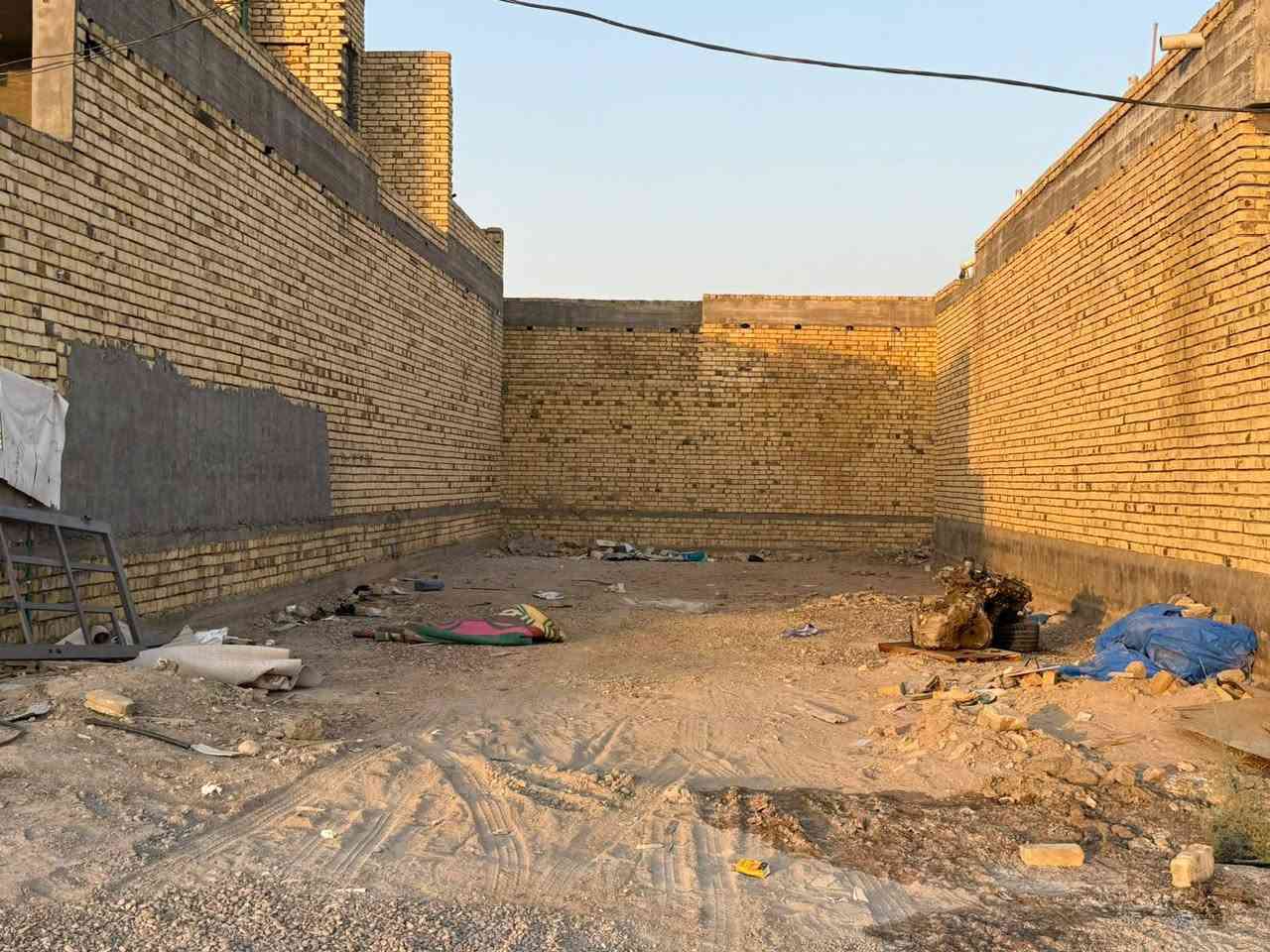 قطعه للبيع طابو صرف في ناحيه العكيكه داخل الدفان الجديد خلف مدرسه النوافل
مساحه (150 م وجهه7.5م ونزال 20 م) جاهزه للبناء  مدفونه ومحدولة  
مطلوبه. للبلديه  10 مليون 
جاهزه ماي مجاري كهرباء    
ه‍ـ/***********
