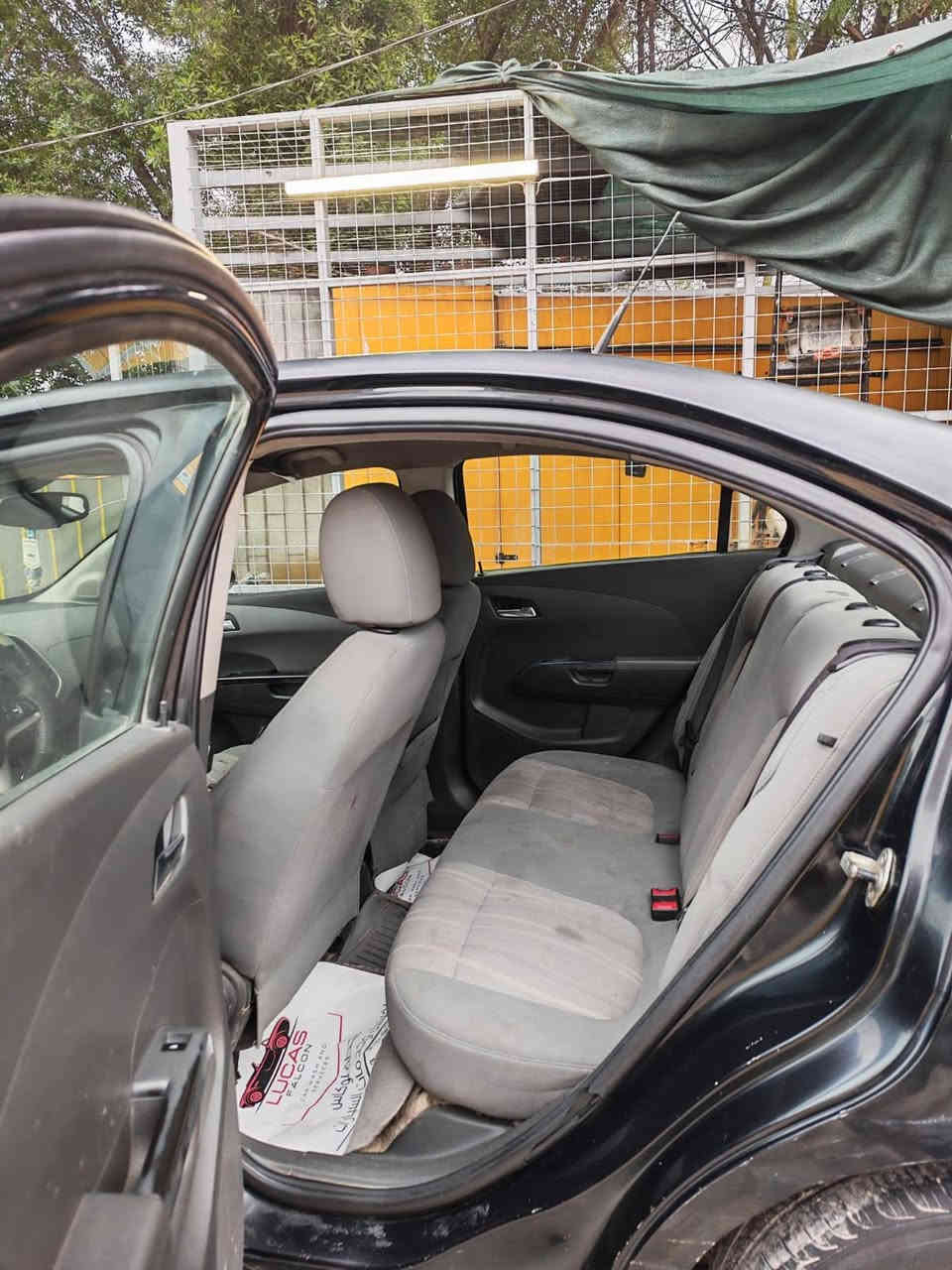 السلام عليكم عندي شوفر سونك للبيع فقط بيهة ضربه بالباب الخلفي تدفئه تبريد شغال للاستفسار ***********
