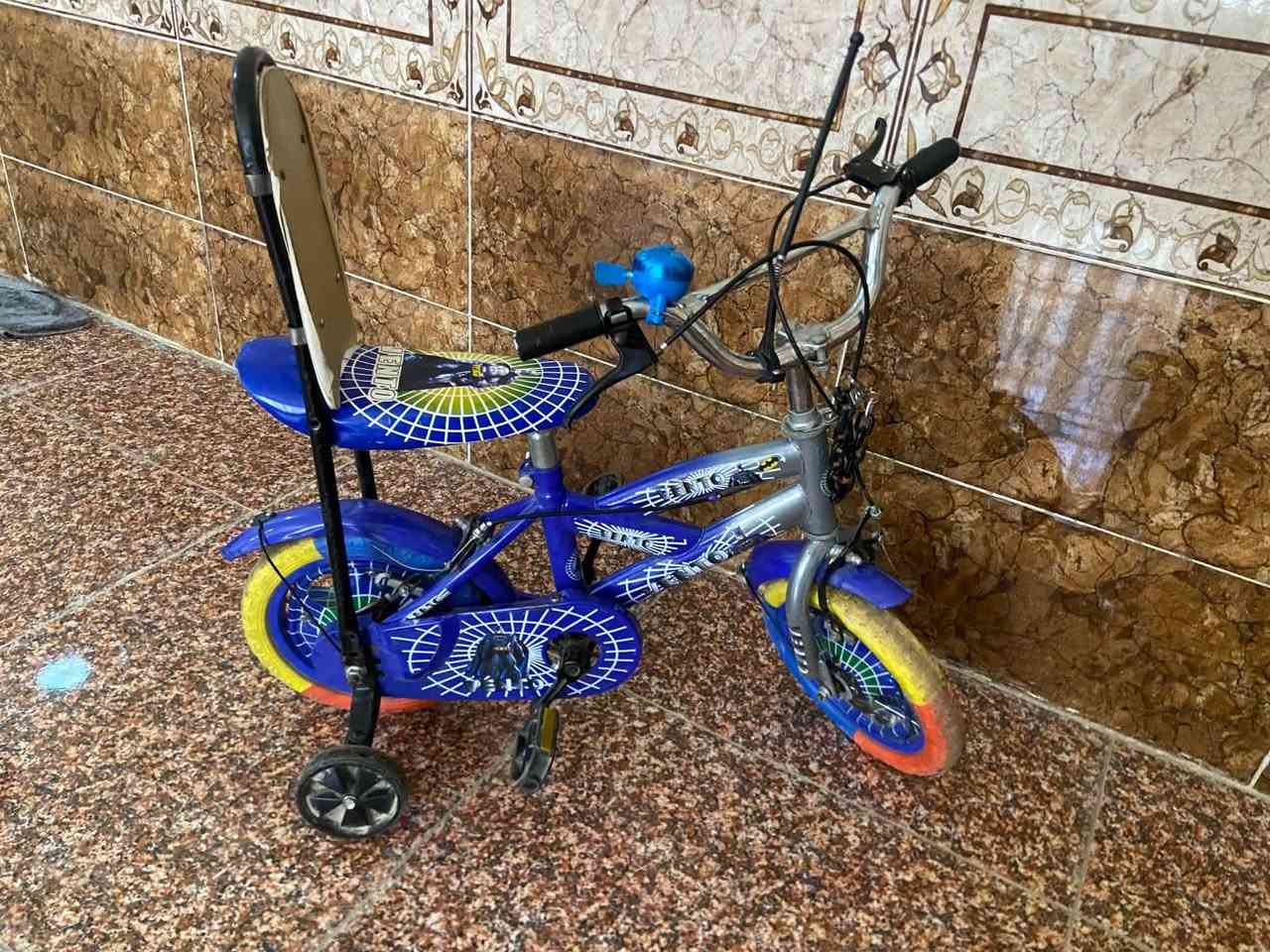 باسكل الاحمر فقط خلل زنجيل ب٣٠
والثاني  قياس ١٢ مابي كل خلل سعره ٢٥


**إذا كنت صاحب هذا الإعلان وتريد حذفه لأي سبب، رجاءا أرسل رسالة إلى الدعم الفني**