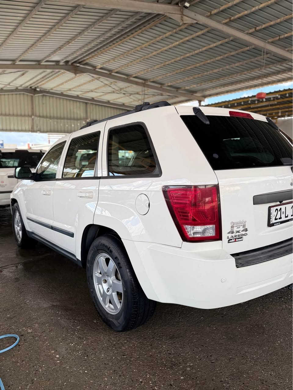 جێب لاریدۆ ٢٠٠٨
نمونە لەجوانی
تووڵ و بلاجکتۆر 
کامێراو شاشە ئایپاد
گێرو مەکینەو ئەکسل بەشەرت
سەنەوی بەسەرنەچوە
سۆنەرم داناوە

١٠٧ گەلاو کەمێک معامەلە
***********
*********** ڤایبەر السليمانية, العراق
