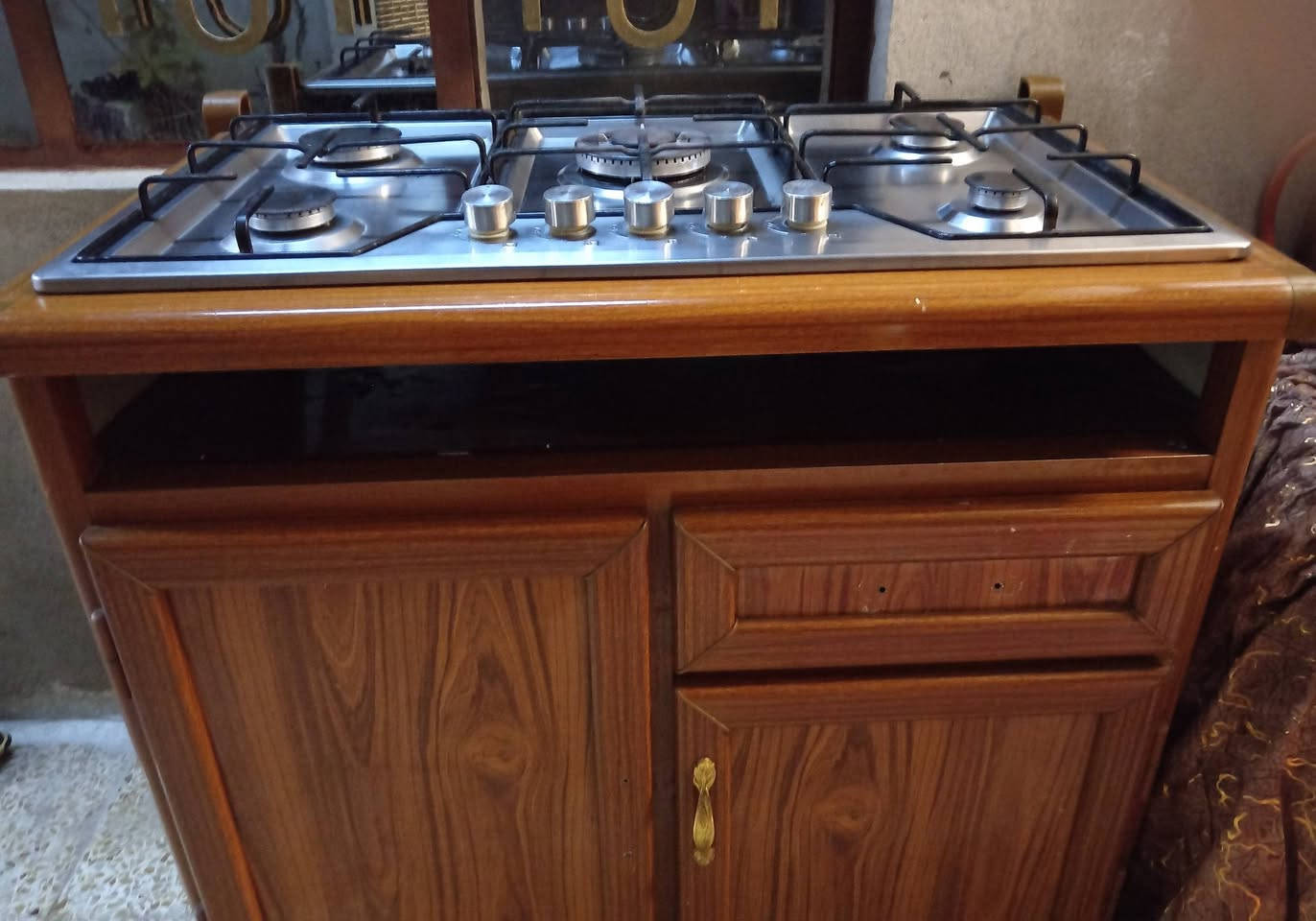 السلام عليكم
فرن غاز + طباخ مع كاونتر+اوفن كهربائي للبيع
للاستفسار على الرقم ***********
