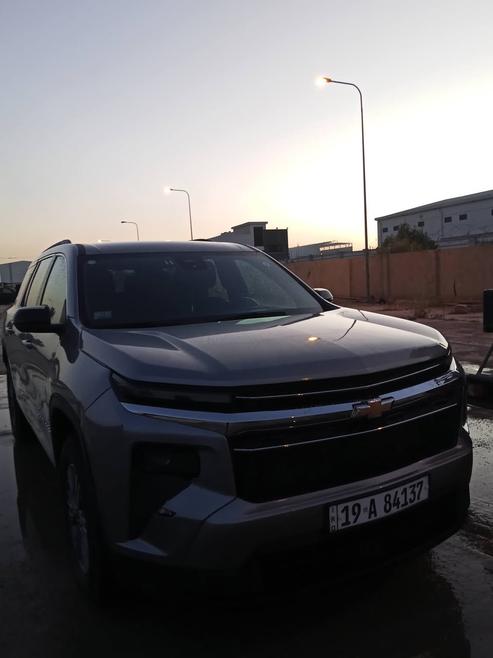 CHEVROLET TRAVERSE 2025 LT مرقم كتاب شهداء
مواصفات خير من الله 
القوة: 328 حصان
العزم: 326 رطل-قدم (442 نيوتن.متر)
ناقل الحركة: أوتوماتيك 8 سرعات
نظام الدفع: أمامي (FWD) 
عدد المقاعد: 7 
شاشة المعلومات والترفيه: 17.7 إنش
دعم Apple CarPlay و Android Auto لاسلكياً
شاحن لاسلكي للهاتف
كاميرا خلفية وحساسات ركن
مثبت سرعة متكيف (Adaptive Cruise Control)
تحذير النقطة العمياء
نظام المحافظة على المسار
فرملة طوارئ أوتوماتيكية
مقاعد أمامية تدفئة وتبريد
ستيرن تدفئة
تكييف ثلاثي المناطق
جنوط ألمنيوم 18 إنش
سعة السحب تصل إلى 5000 رطل (حوالي 2268 كغم)
نقوصات بسيطة فقط راديتر تبريد ودرع سكن أمامي 
الحادث فقط تبديل بنيد
السعر 3 شدات قفل رجاءًا بدون تعامل
للتواصل ***********
