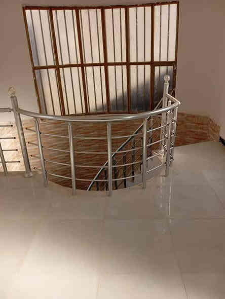 دار للبيع المساحة الكلية 180م
متوفرة جميع الخدمات 
السعر خاص 
العنوان ديوانية حي الفرات عل طريق السنية سياحي 
مجمع توحيد العفلوكي مقابيل السكة القطار 
للاستفسار الاتصال على الرقم ***********
