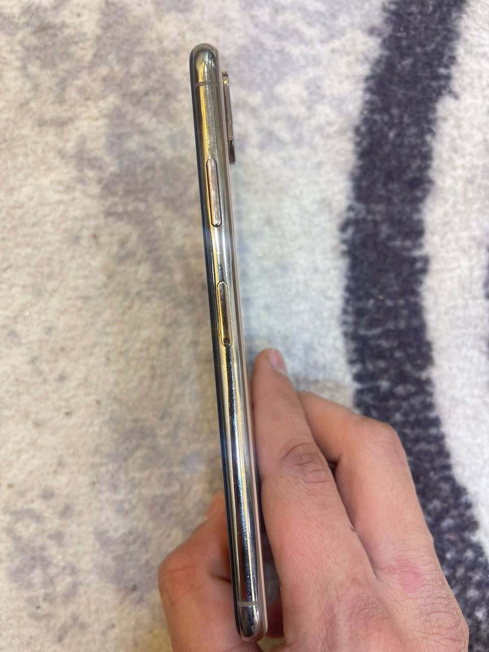 آيفون اكس ماكس ب ٢٢٥
جهاز يخبل 
ذاكره عملاقه ٥١٢
جهاز نموذج M أمريكي 
مستبدل فقط بطاريه اصلي 
ولفيس إيدي واكف 
الكامرات شغاله كلهن 
جهاز كامل ملحقات كارتونه ولشاحنه 
أنطيك شاشه ويه إضافيه لئن هاي بيه خط وما مائثر ابد ع الشاشه أنطيك ضمان سنه ما يزيد لئن شاشه بلاد 
رايده ب ٢٢٥ وبي مجال 
بكاني ابو الخصيب بهادريه شارع سيد غريب ماعندي توصيل 
رقمي لتواصل 
***********
