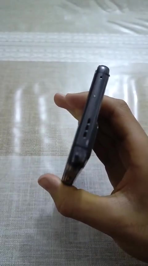 Black Shark 5 pro 5g
جهاز نسخة عالمية يجي دبل سيم كارت ومساحة 256 

جهاز مخصص للالعاب ببجي 120 فريم وباقي الالعاب هم

شفتات جانبية ونضام تبريد داخلي نفس معالج وقوة ريد ماجك 7 برو 
 
سماعات ستيريو ولل مكالامت هم ستيريو 

يجي بي تثبيت الأيم ( هكر ) مال جهاز بدون باند شرط

جهاز ضهر نفطور ولكلاس الخارجي للشاشة فقط  

مساحة 256 دبل سيم كارت 

مواصفاتة المعالج: Qualcomm Snapdragon 8 Gen 1 (بتقنية 4 نانومتر).
الذاكرة العشوائية (RAM): يتوفر بخيارات 8 أو 12 أو 16 جيجابايت (نوع LPDDR5).
ذاكرة التخزين: 256 أو 512 جيجابايت (نوع UFS 3.1 + SSD لتحسين سرعة القراءة والكتابة).
نظام التبريد: نظام تبريد سائل Dual VC بمساحة ضخمة لضمان استقرار الأداء أثناء اللعب المكثف.
الأساسية: 108 ميجابكسل (بفتحة عدسة f/1.8).
الزاوية العريضة: 13 ميجابكسل (120 درجة).
الماكرو: 5 ميجابكسل (Telephoto Macro).
كاميرا السيلفي: 16 ميجابكسل.

مكاني النجف الاشرف يرهم بيع و مراوس وي أيفون 12 برو ماكس وانطيك فرق  او بيع ب 230 وبي مجال بسيط


**إذا كنت صاحب هذا الإعلان وتريد حذفه لأي سبب، رجاءا أرسل رسالة إلى الدعم الفني**