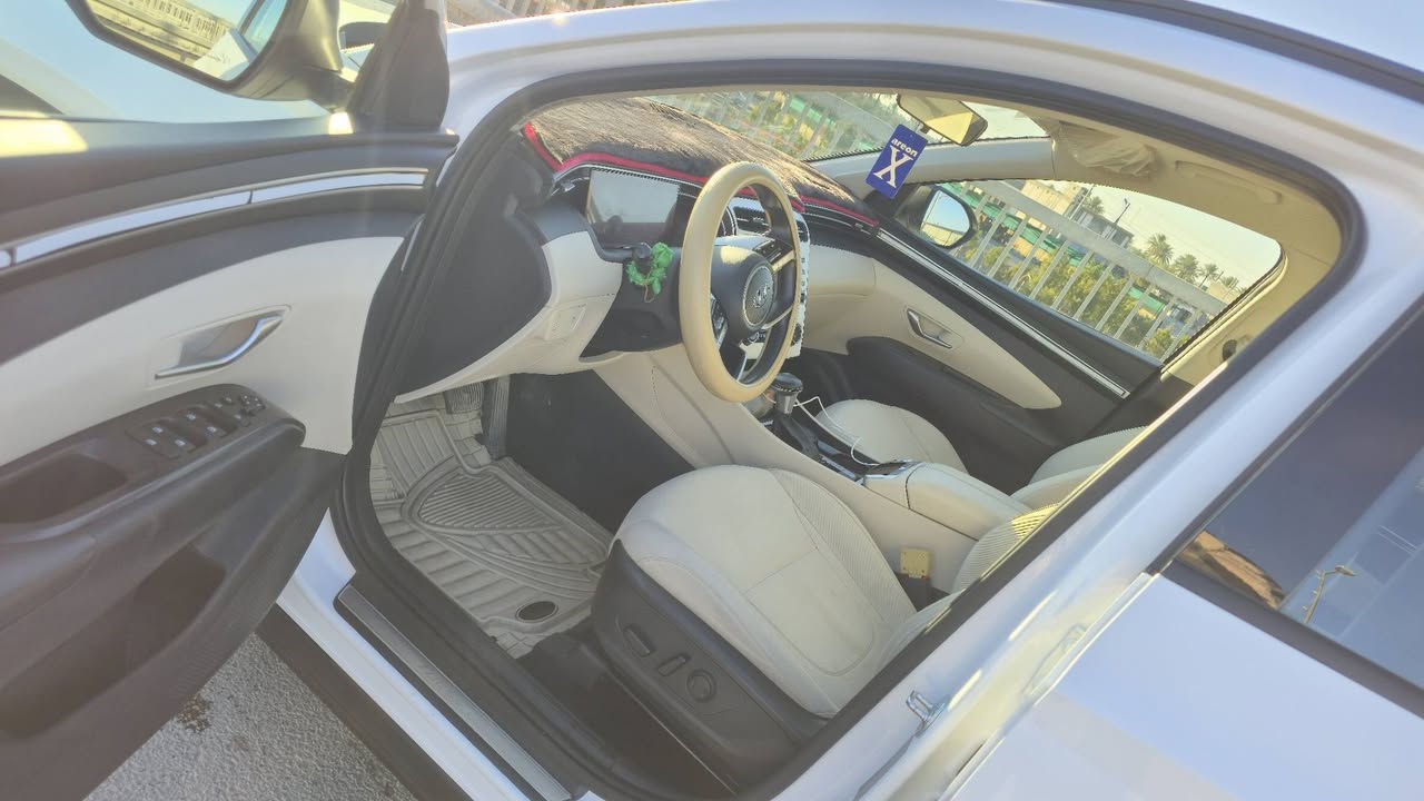 سلام عليكم للبيع توسان موديل 2024 كفاله عامه  رقم بغداد بسمي 
مفتاح التشغيل بصمة
تشغيل عن بعد قطعتين تبريد
هاند بريك بصمة اشارة في المرايا الجانبية
ويل كب 18
شاشة (Apple Car play - Android Auto)
كاميرا دوارة المقاعد الأمامية كهرباء
داخل مخمل بيجي مثبت السرعة Cruise
لايت زينون + LED حساسات ضغط اطارات 
‏نظام ABS  أوتو هولد - Auto Hold
ايزوفكس - ISOFEX نظام مانع الانزلاق
نظام نزول المنحدرات  شاحن هاتف Wairlees
بردات أبواب 
ماشيه ٤٢ السعر٢١٨ وبيه مجال مكان كربلاء 
*********** اتصل وبيك خير وتدلل
