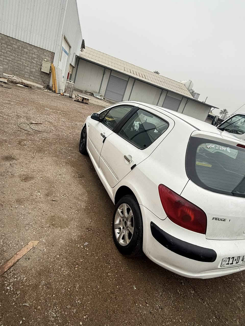 السلام عليكم بيجو ٣٠٧ موديل ٢٠٠٤ سياره خير من الله محرك كير محرك قبل شهرين شديته مصبوغه حزام ترايش كلهه مشدوده بس بلصور مشادهن جنت بيهه ضربه بباب السايق من شتريته واني حزمتهه  صدر خلفي امامي من ديد نقصهه تاير واحد فقط باسمي سنويه ٢٠٢٩ *********** السعر ٥٠ وبيهه مجال بسيط
