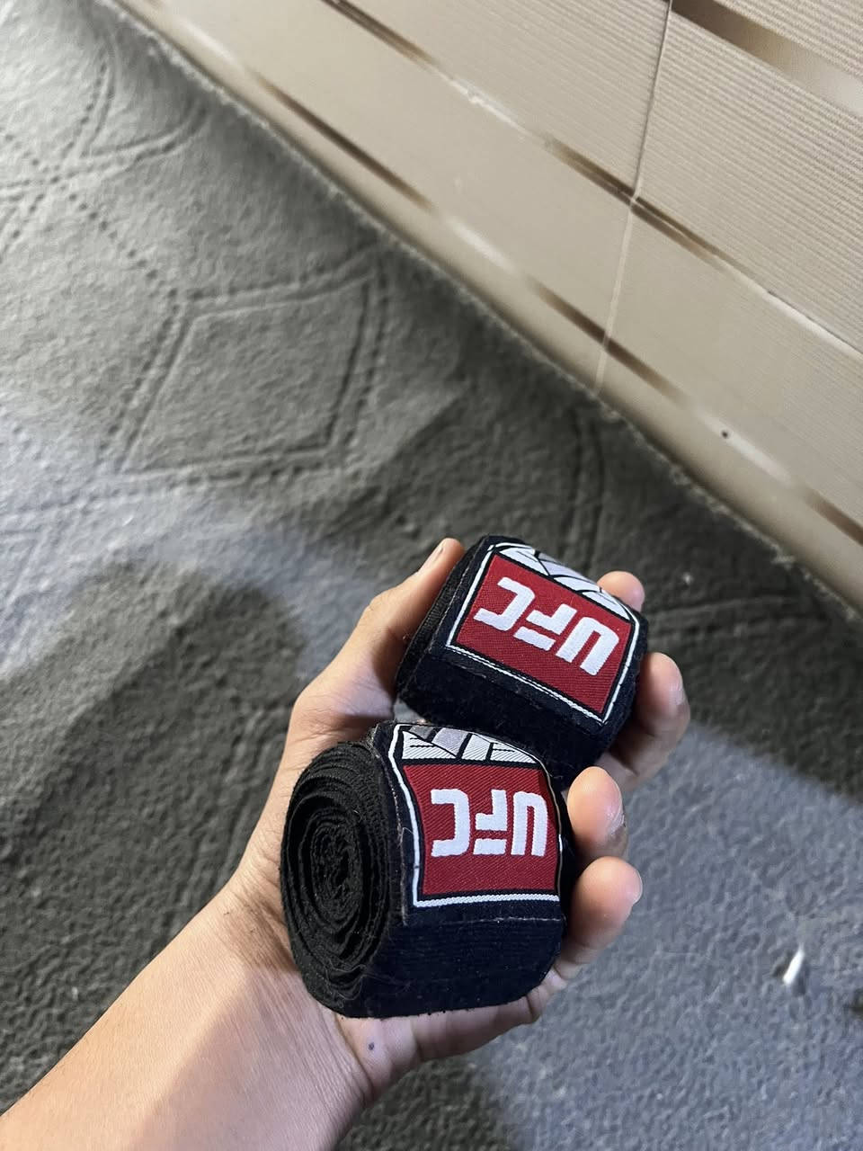 سلام عليكم شباب تجهيزات ملاكمه mma مواي تاي مستعمله قليل للبيع جفوف mmaعلى 10 واقيات رجل على 10واقيه رجل احتراف ب20  جفوف الزركه مطعم برصاصي 30 جفوف ملاكمه زركه 15 باندج 1 سيت ملابس ب10 خاصي موجود رقمي ***********
