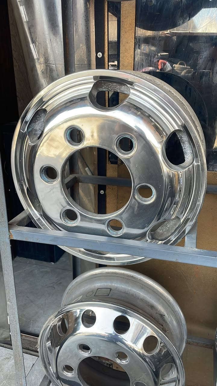 ويل كب اصلي الحجم 17:5 هينو كنتر سعر زوج 225 الف مكاني مجمع مشن بغداد يوجد توصيل لجميع محافظات متوفر جمله مفرد ***********
