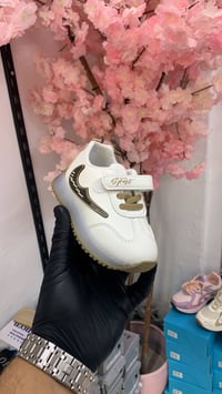 حذاء طفل • وردي • مقاس ٢٠-٢٥