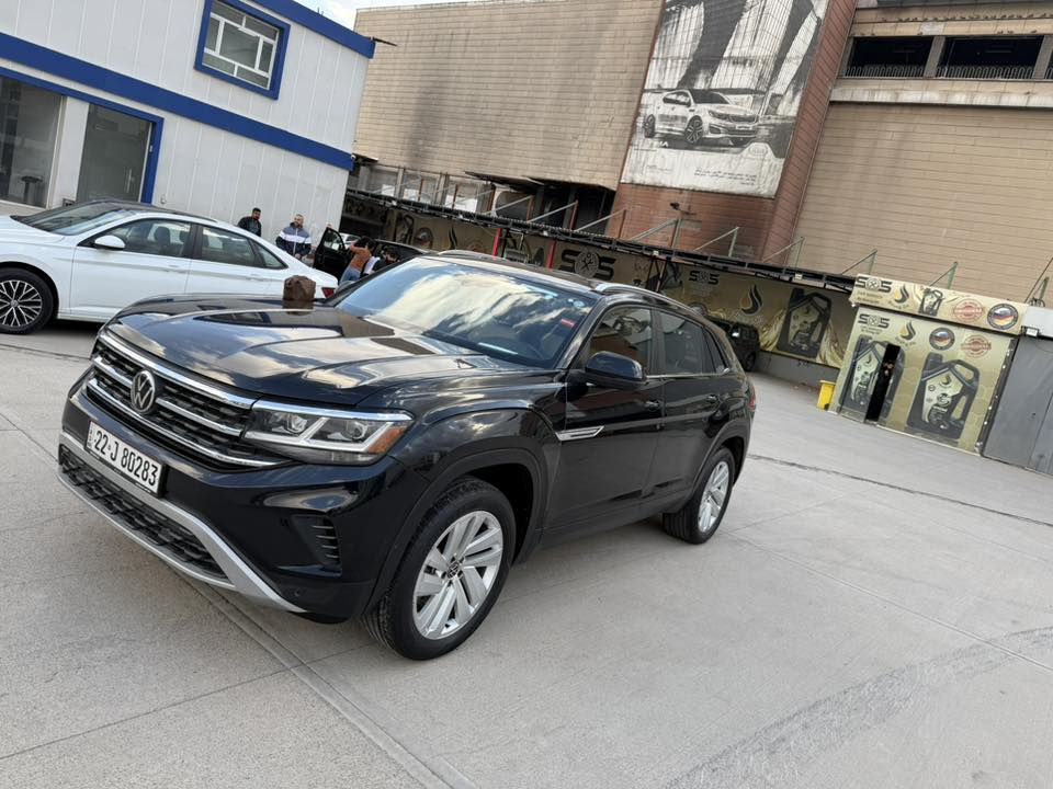 السلام عليكم
مراوس ويه lexus es 300h 
ملاحظة ( ابو الشاشة الكبيرة فقط و مرقمة)
Vw Atlas cross sport v6 se technology 2023
داخل بني مميز 
بدون سلايد 
ايرباك سكان سيستم
السيارة استخدام شخصي مغير زيت فقط يم موتل ما بيها اي نقص 
بوليش قبل اسبوع 
***********
