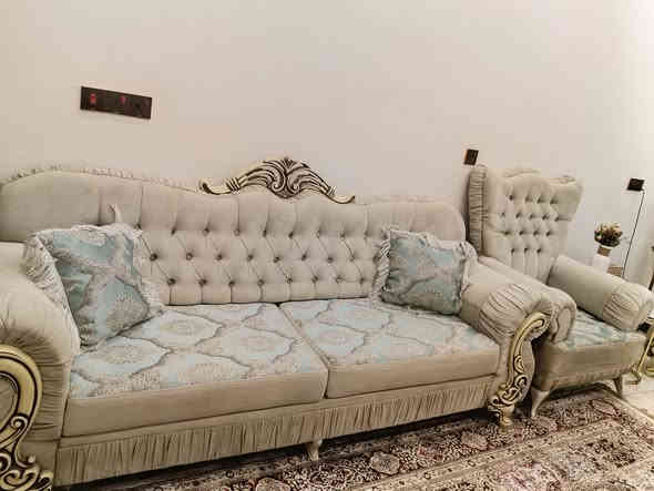 السلام عليكم تخم للبيع تسكام جديد ١٠ مقاعد  السعر ٦٥٠ ألف +طبلات ٦٥ ألف رقم الهاتف ***********
