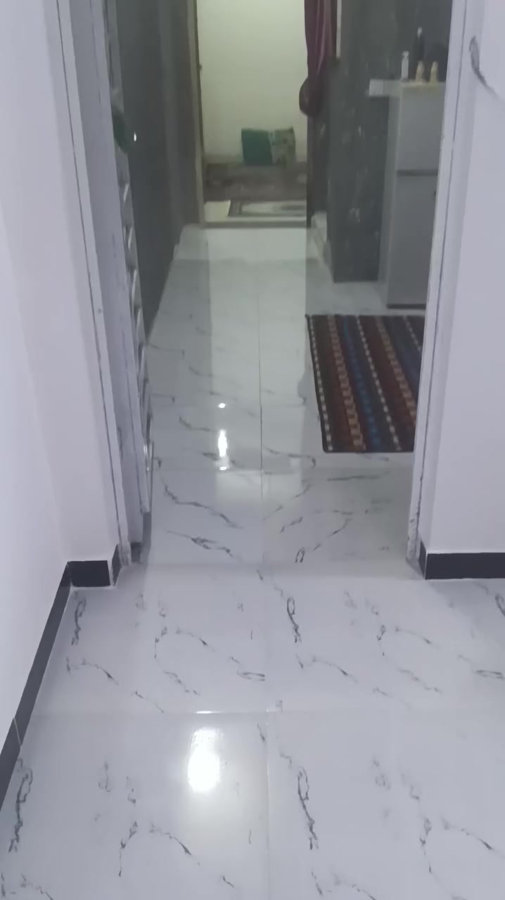 سلام عليكم بيت البيع 100 متر وجهيه 5 نزال 20 طابو زراعي سند 25 
يحتوي عله غرفه وصاله ومطبغ وكلدور ومجمع صحيات البيت كامل عنوان ابو غرق هيثم الجبوري شارع الثالث الستفسار ***********
