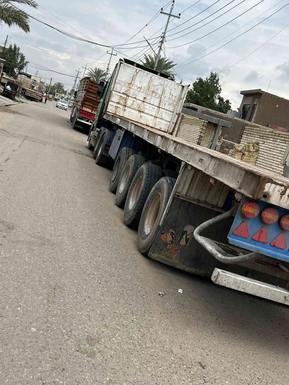 سلام عليكم عربانه حدادي شاسصيً١٦ شريط عادل اليمعدي أربع محاور صيني  رقم ***********
