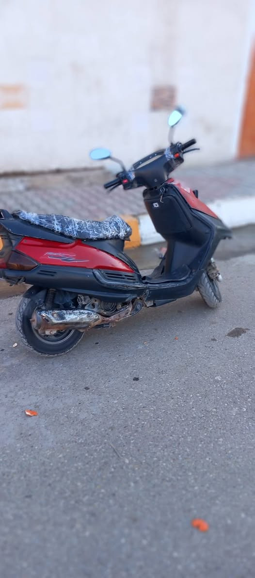 السلام عليكم
 فراشة فضائي للبيع محرك جديد تخم تاير جديد دبلات جدد نقصها بس سلف السعر ٢٠٠وبيها مجال المكان بعقوبة  
***********
