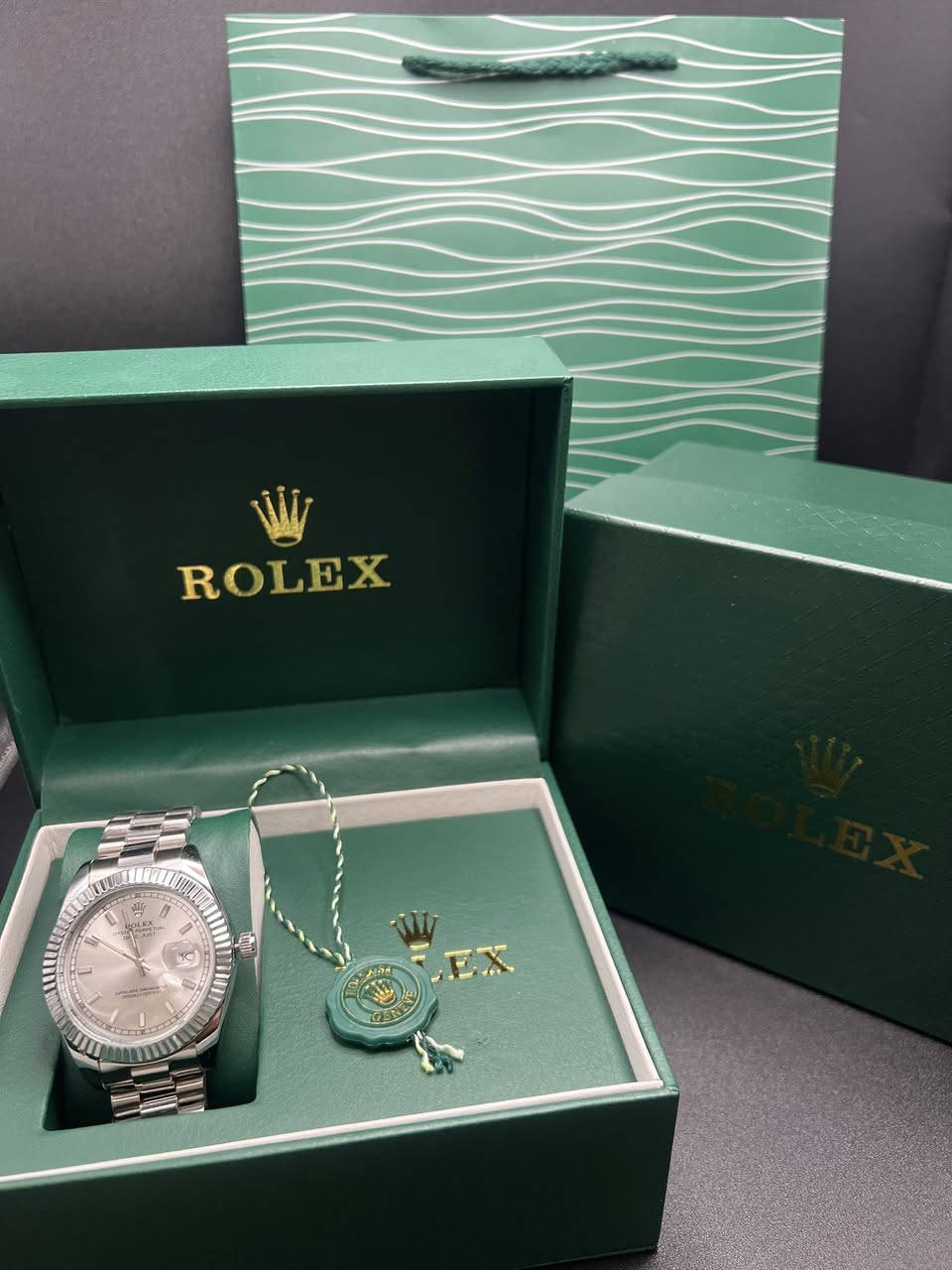 ساعة ماركة سويسري مختم وزن ثقيل امزون جديد غير مستخدم
متوفر توصيل لجميع محافظات العراق


**إذا كنت صاحب هذا الإعلان وتريد حذفه لأي سبب، رجاءا أرسل رسالة إلى الدعم الفني**