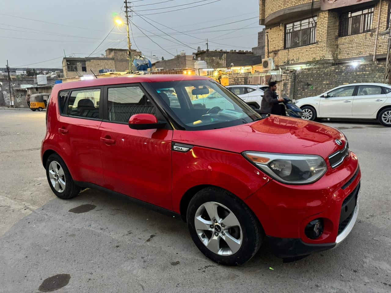 كيا صول للبيع موديل 2019 ماشيه 26 الف سيارة على وضع شركة حادثة جاملغ وبنيد فقط صور حادثة مرفقه بل منشور الباقي مكفوله محرك 1600 مكان سيارة بغداد الرصافة سعر 118 ورقه رقمي ‭0778 230 9022‬
