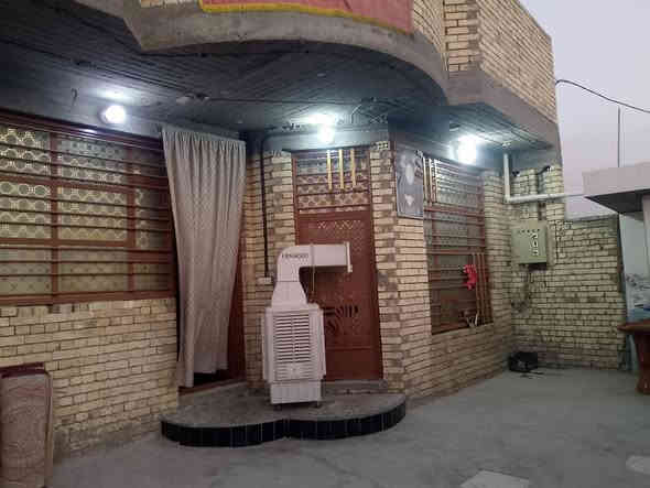 دار للبيع المساحه ٢٠٠م زراعي قرار ٢٥ يحتوي على استقبال وصاله وغرفة نوم عدد٢ ومطبخ وحمامات داخليه عدد٣ وصحيات خارجيه وكراج البناء جديد مسلح طابوق كما هو  موضح بالصور
المكان بغداد السياحي شارع انشايه انور العماري السعر 73  للاستفسار على الرقم ***********
