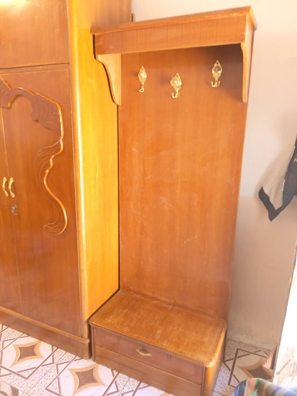 غرفه مستعمل 5 ابواب طابقين تسكام
لظهر جرجوبه براغي كله صاج حته رفوف نضيفه وجاهزه 

***********
