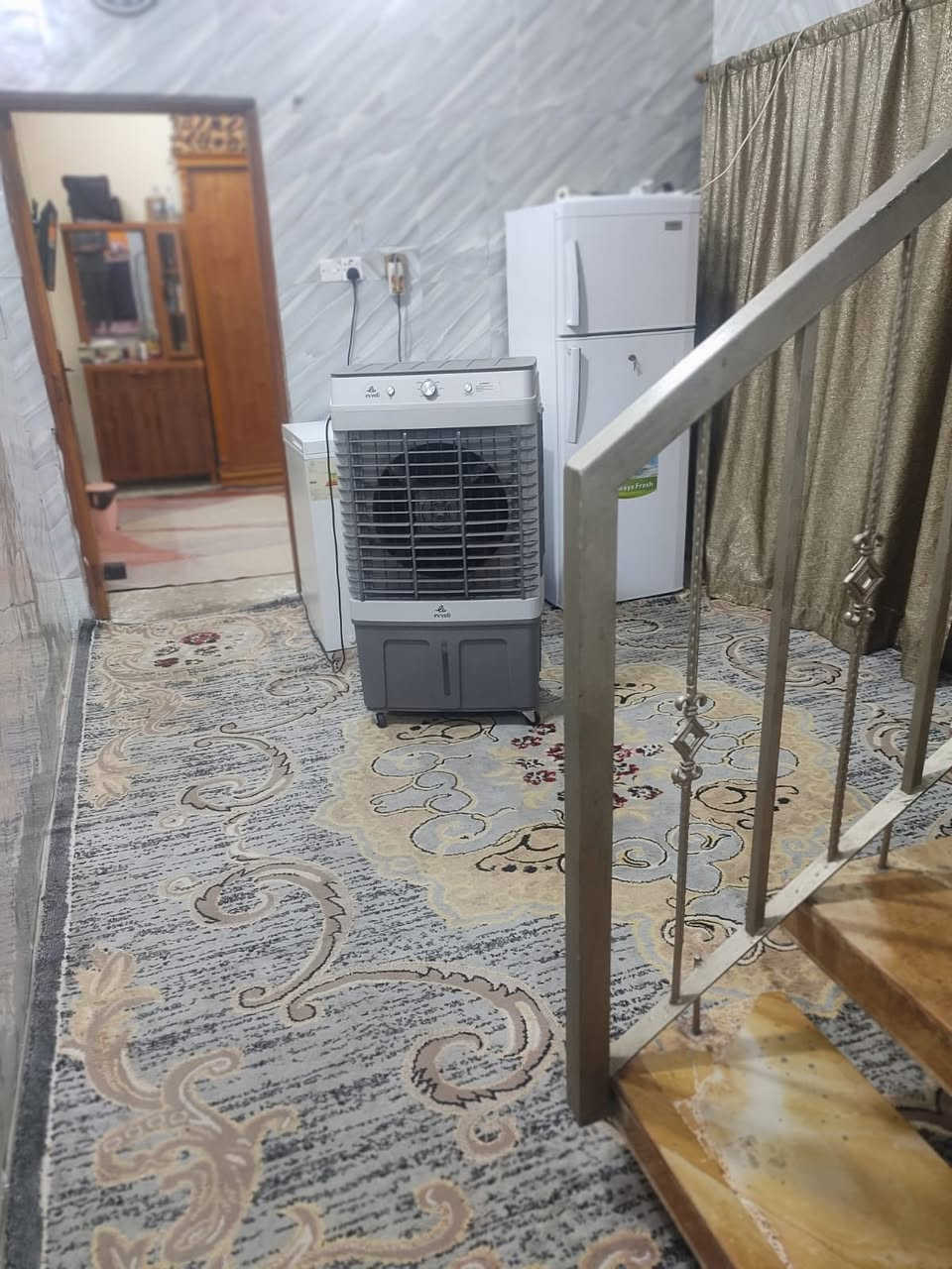 السلام عليكم
بيت للبيع المساحه ١٠٠ متر مربع
البناء بلوك الأساس صب السقف عكاده يحتوي على غرفه وصاله واستقبال ومطبخ الطابق الثاني يحتوي على غرفه الارضيه بورسلين البناء كامل
العنوان البراكيه شارع المطار القديم مقابل مجمع وعيادات الكوثر الطبي
رابع بيت عن الشارع تتوفر جميع الخدمات 
الاستفسار الاتصال على الرقم
***********
